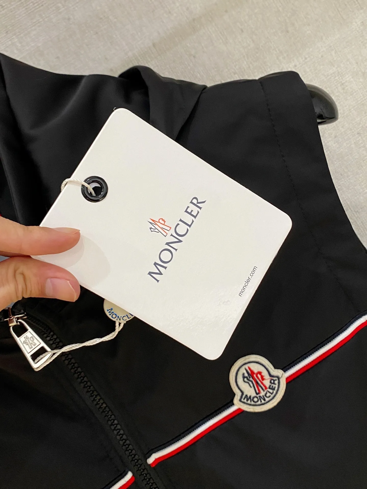 Moncler ， ，Classic 。 ， ， ， 。 ：Black，Blue，Khaki Sizes：M-4XL